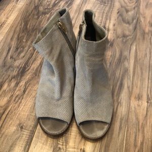 Crown Vintage Suede peep toe bootie 8